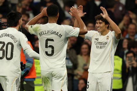 Mastantuono festeja la goleada ante el Betis con Bellingham y Gonzalo García, quien marcó un hat-trick. Mastantuono festeja la goleada ante el Betis con Bellingham y Gonzalo García, quien marcó un hat-trick.