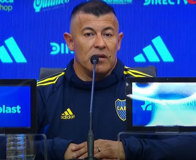 El DT habló en conferencia de prensa.