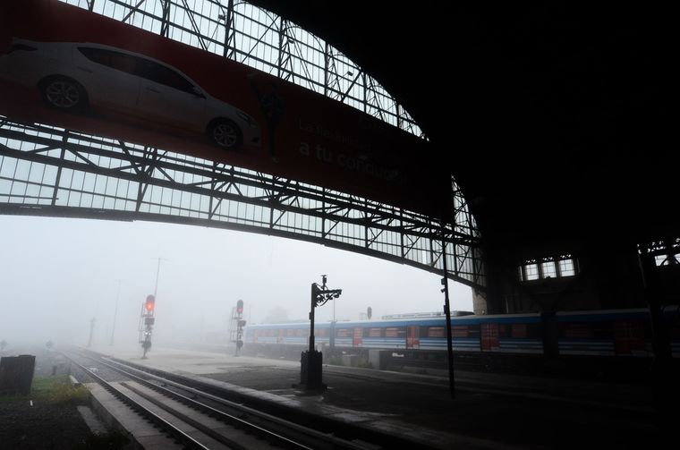 Niebla en la estación de trenes de Retiro. Niebla en la estación de trenes de Retiro.