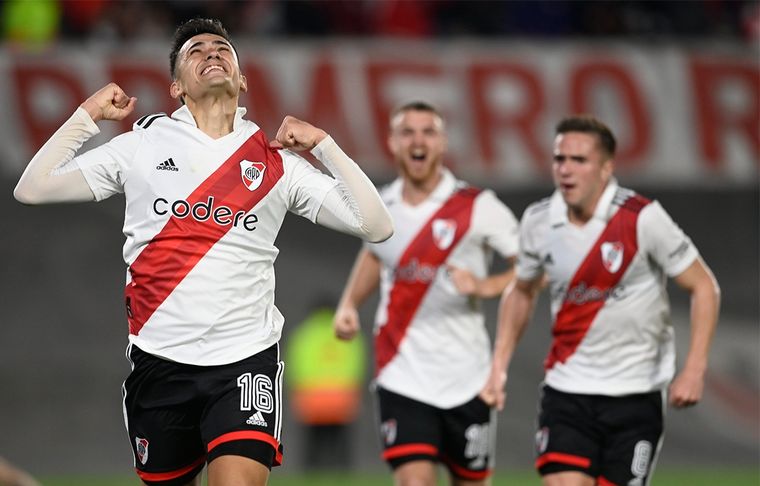 River - Newells El Millonario goleó a Newells en el Monumental.