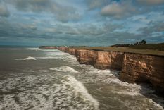 El pueblo de Chapadmalal combina acantilados, mar abierto y una costa sin saturación.