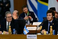 Argentina y Reino Unido han sostenido conversaciones oficiales en materia de defensa y buscan cooperar en áreas de interés mutuo, confirmó el gobierno británico.
