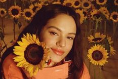 Hasta Rauw Alejandro se impactó al ver a Rosalía con una copa en la mano