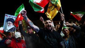 La gente en Teherán salió a las calles a celebrar el alto el fuego de dos semanas.