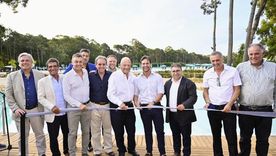 Autoridades uruguayas en el momento de la inauguración.