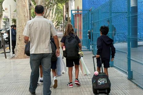 Comienzan las clases en Mendoza y en ocho jurisdicciones más del país. Comienzan las clases en Mendoza y en ocho jurisdicciones más del país.