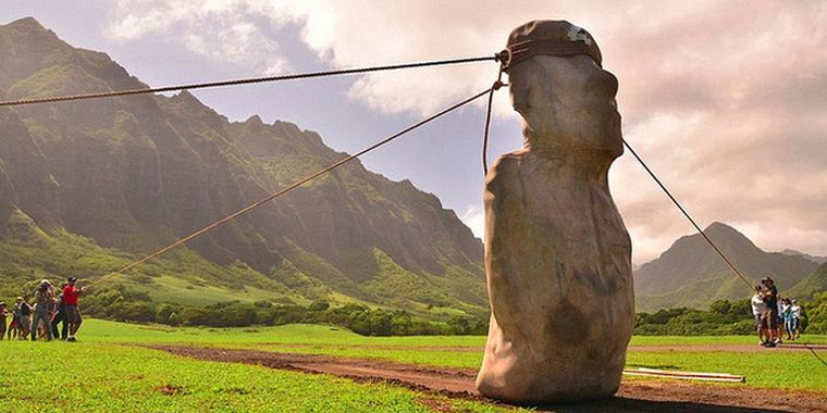 Así trasladaban los nativos de la isla a las enormes estatuas de piedra.