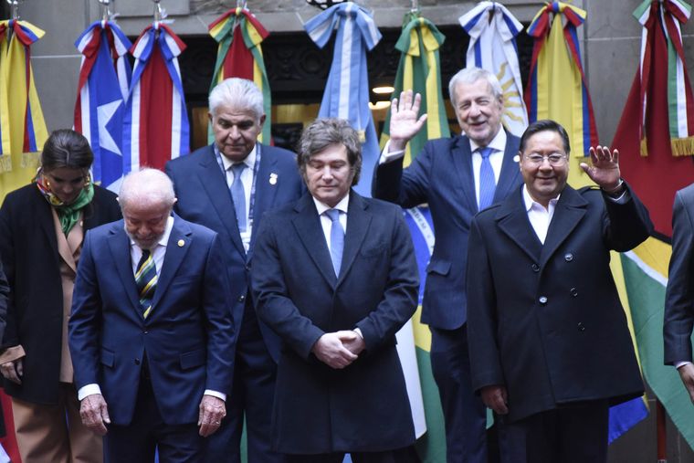Javier Milei y Lula da Silva tuvieron otro distante encuentro en la cumbre de presidentes del Mercosur en la Ciudad de Buenos Aires.