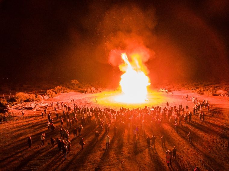 Fuego gigante en Lavalle, Mendoza Foto: Gentileza Puesto Díaz