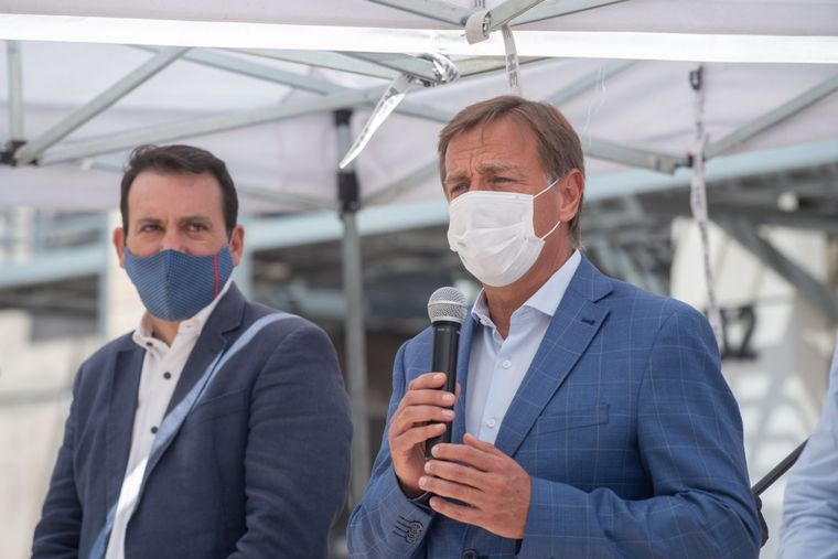 García Zalazar junto al gobernador Suarez.