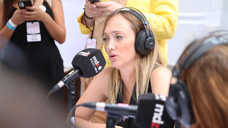 Anabel Fernández Sagasti en MDZ Radio 105.5 FM Foto: Santiago Tagua / MDZ
