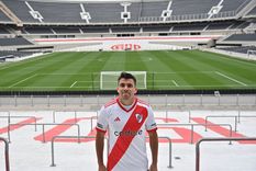 EL Huevo Acuña fue presentado en River. Foto: @RiverPlate