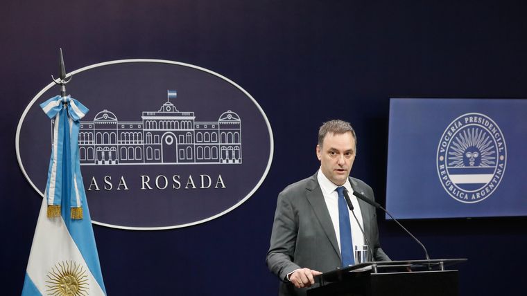 Manuel Adorni realizó movimientos con criptomonedas Manuel Adorni realizó movimientos con criptomonedas