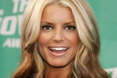 ¡es otra! la increible transformacion fisica de jessica simpson