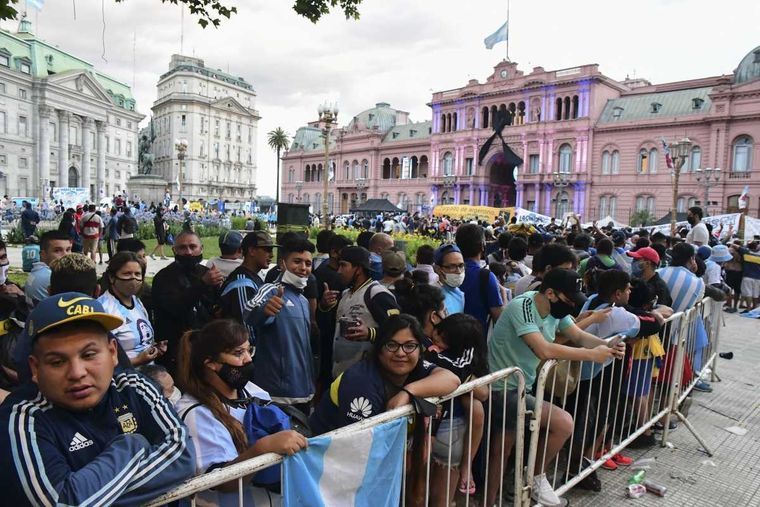 El velorio de Maradona fue el primer evento masivo donde no hubo cuidados