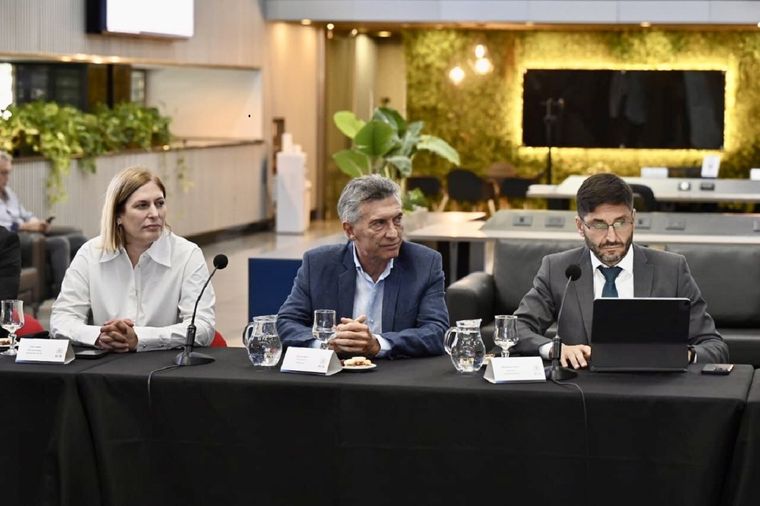 Mauricio Macri celebró la victoria de Pullaro en Santa Fe. Foto: PRO