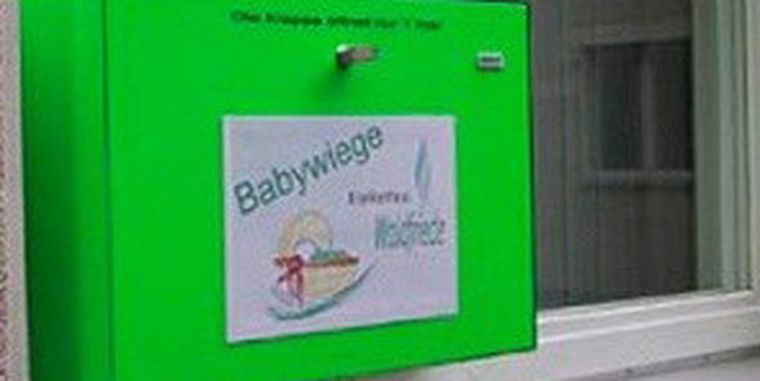 Las polémicas cajas-cuna para abandonar bebés. Foto: web