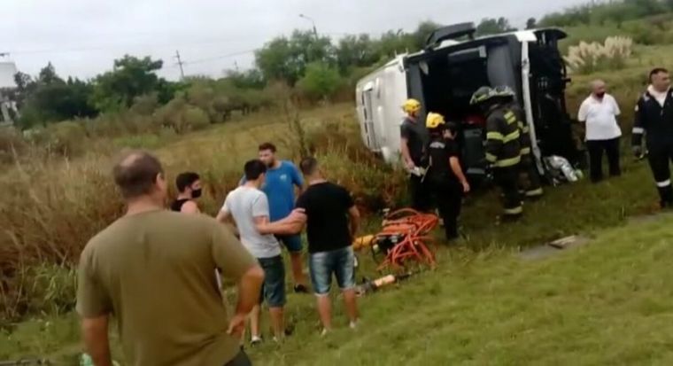 Una pasajera sufrió heridas graves Foto: @JulietaLuz