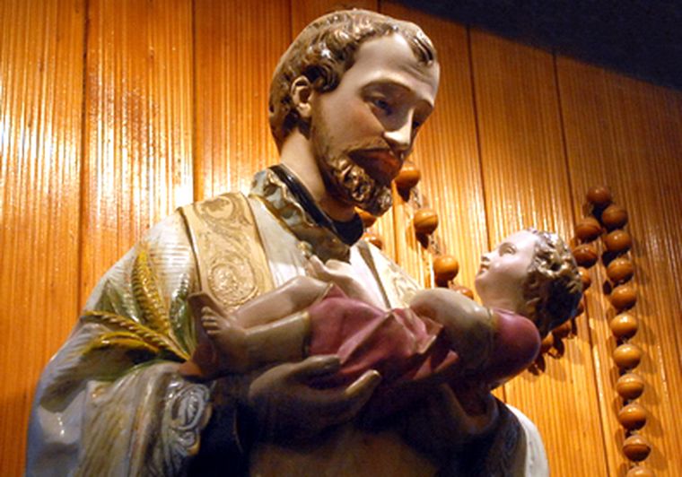 San Cayetano, el santo que convoca a miles de fieles. Foto: Nacho Gaffuri / MDZ