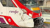 El tren sufrió algunos daños en su parte delantera pero pudo continuar su recorrido, en el quinto accidente en cinco días en España. El tren sufrió algunos daños en su parte delantera pero pudo continuar su recorrido, en el quinto accidente en cinco días en España.