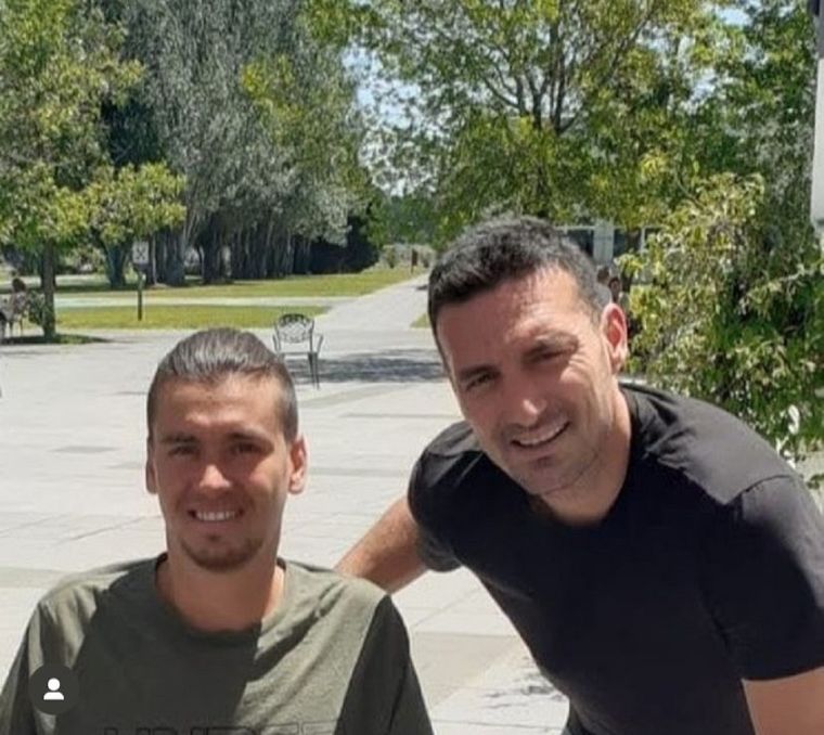 El técnico de la Selección Argentina, Lionel Scaloni, junto a Lucho