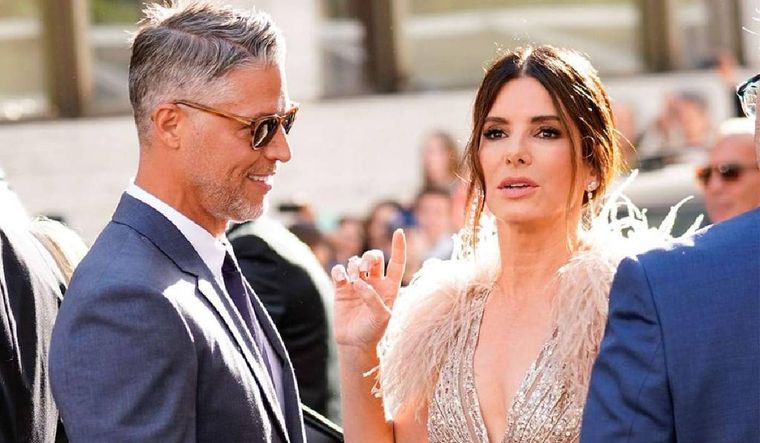 El novio fotógrafo de Sandra Bullock falleció el pasado fin de semana.