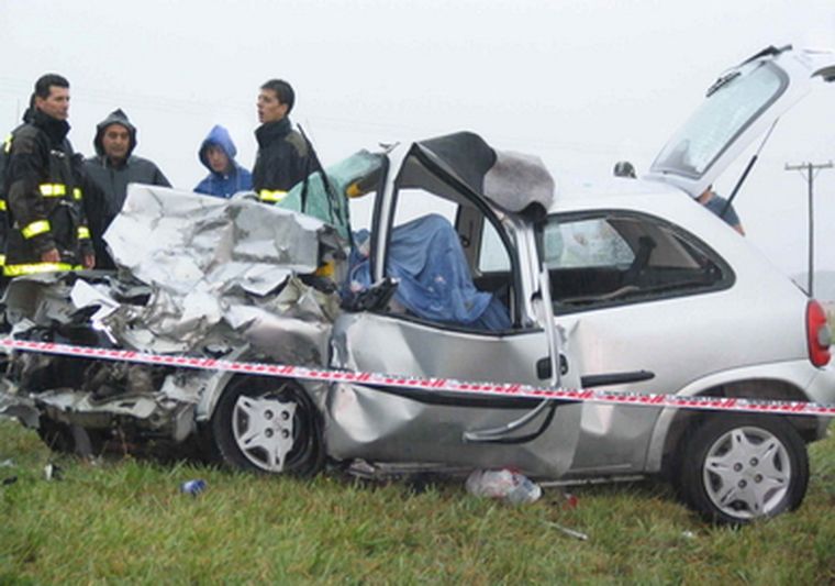 Uno de los tantos accidentes ocurridos en las rutas argentinas. Foto: NA