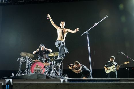 El nuevo rock argentino apuesta por sonidos modernos y estética internacional para conquistar nuevos públicos. El nuevo rock argentino apuesta por sonidos modernos y estética internacional para conquistar nuevos públicos.