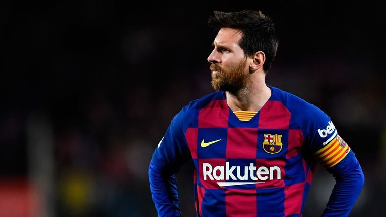 ¿Vuelve? Aseguran que habría más chances de que Messi pegue la vuelta al Barcelona de quedarse en el PSG.