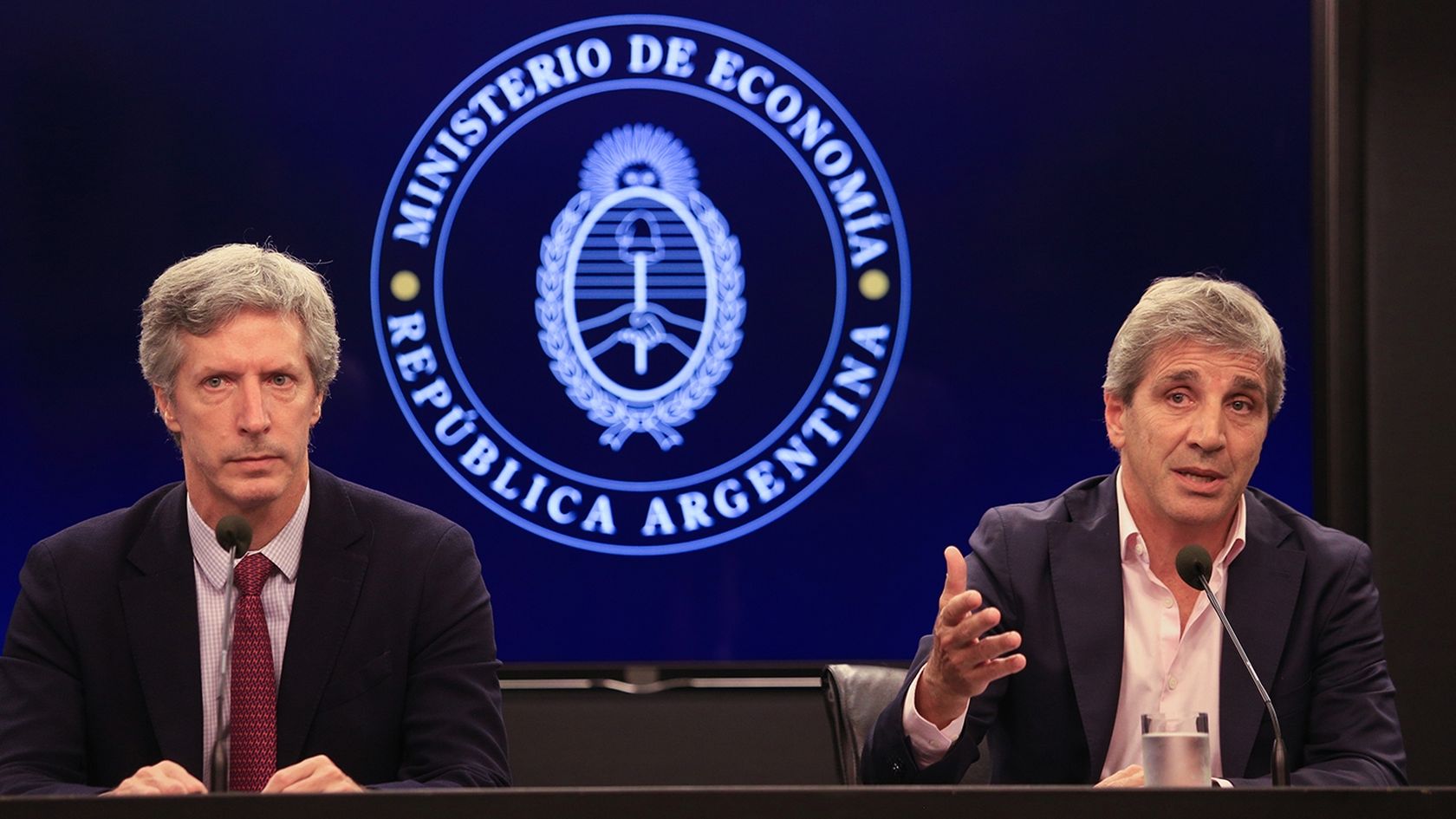 Santiago Bausili y Luis Caputo. Foto: NA