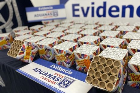 un abogado mendocino fue detenido en el paso a chile: llevaba fuegos artificiales ocultos en su auto un abogado mendocino fue detenido en el paso a chile: llevaba fuegos artificiales ocultos en su auto