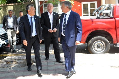 Alfredo Cornejo, Dalmiro Garay y Alejandro Gullé. Tanto el gobernador como el jefe de los fiscales, criticaron fuertemente a la fiscal Andrea Lorente. Imagen de archivo. Alfredo Cornejo, Dalmiro Garay y Alejandro Gullé. Tanto el gobernador como el jefe de los fiscales, criticaron fuertemente a la fiscal Andrea Lorente. Imagen de archivo.