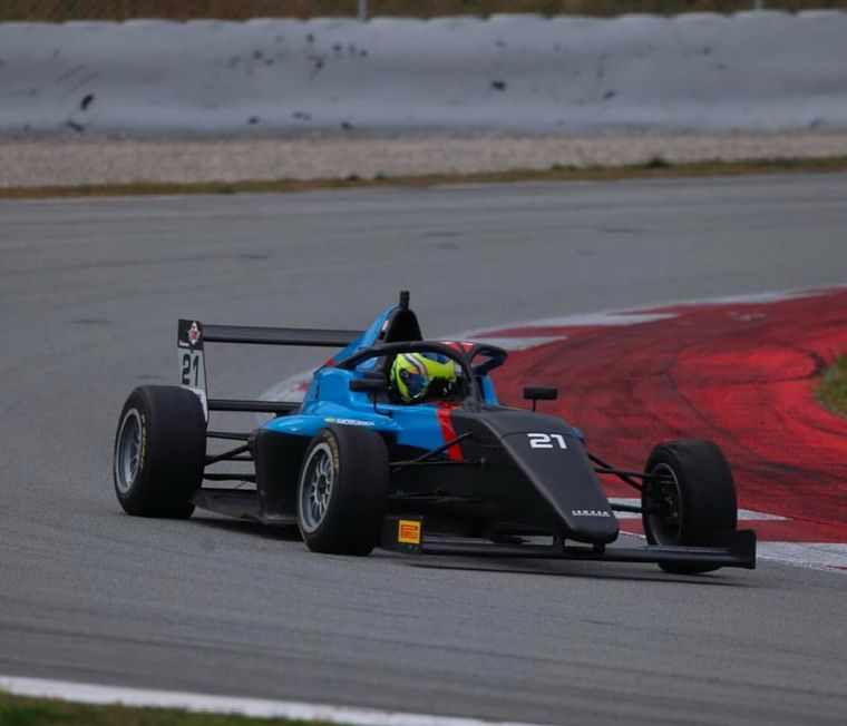 El joven piloto de San Fernando competirá en la categoría la próxima temporada junto al Jenzer Motorsport. Foto: Instagram Teo Schropp