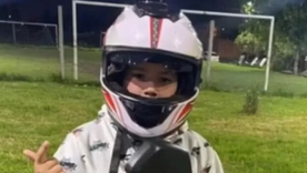 El velorio de Uriel Alejandro Giménez, de 12 años, en Tres de Febrero tuvo bocinazos y aplausos por parte de sus familiares y amigos.