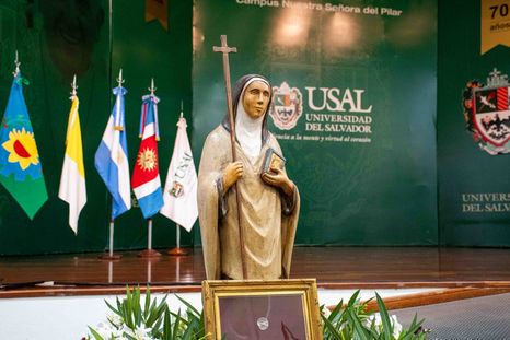 Santa Mamá Antula, ahora también desde la capilla dedicada a ella en el Campus Universitario de la USAL. Santa Mamá Antula, ahora también desde la capilla dedicada a ella en el Campus Universitario de la USAL.