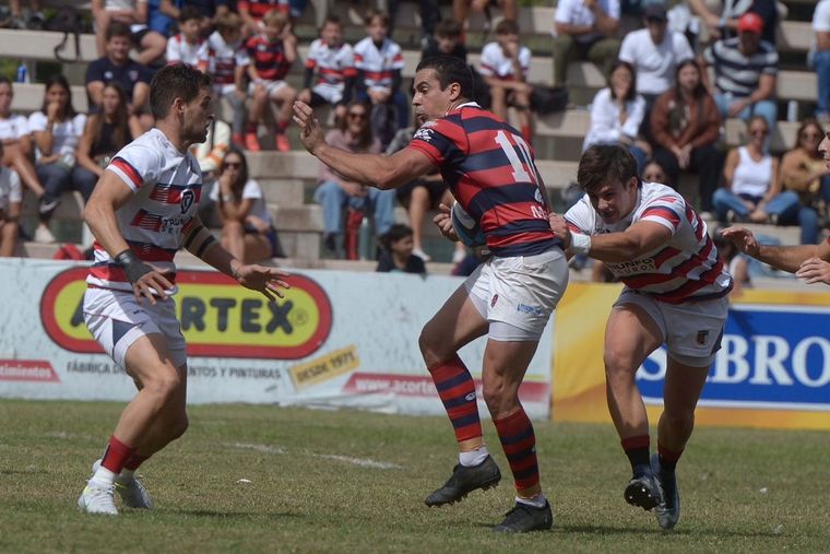 Partidazo en el derby local Foto: Marcelo Carubin - Prensa URC
