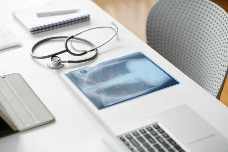 Profesiones como diagnóstico por imágenes y ortopedia técnica tienen riesgo cero de ser reemplazadas por máquinas, según un estudio oficial.