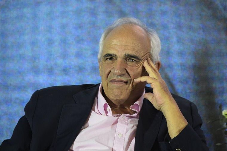 El expresidente colombiano Ernesto Samper conversó con BBC Brasil sobre la situación de Venezuela tras la captura de Maduro.