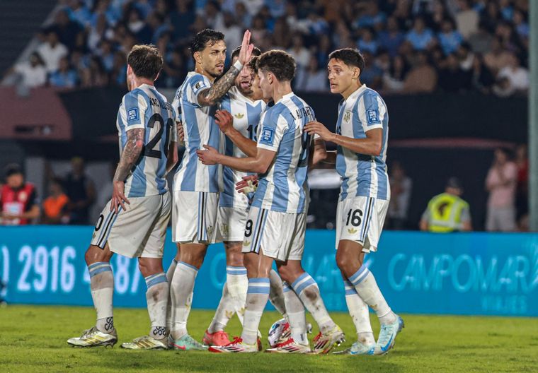 Triunfazo de Argentina en el Centenario de Montevideo y clasificación casi abrochada al Mundial 2026. Foto: Foto Baires