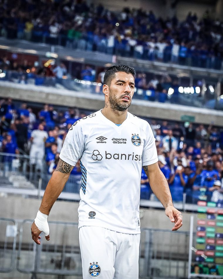 Luis Suárez seguirá en Gremio. Foto: @LuisSuarez9
