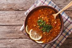 Sopa moruna con garbanzos Una receta simple y deliciosa para hacer en pocos pasos. Foto: Shutterstock