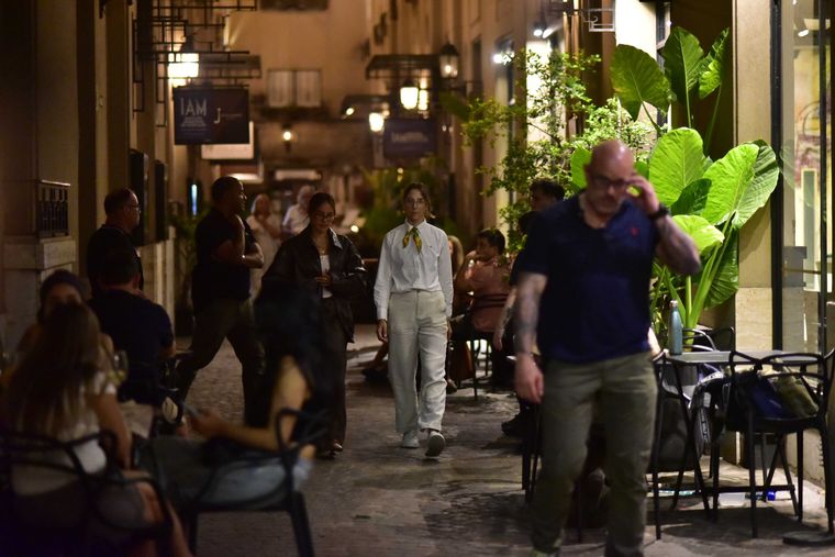 El restaurante NESS en Núñez fue el elegido por el artista para su primera cena de lujo en la ciudad. El restaurante NESS en Núñez fue el elegido por el artista para su primera cena de lujo en la ciudad.