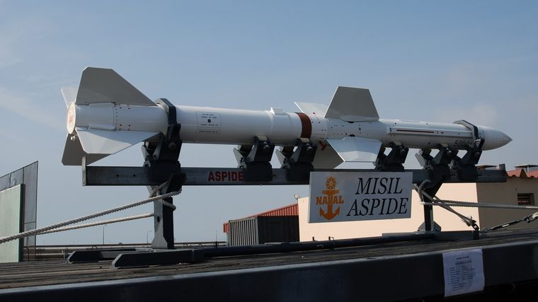 Los misiles Aspide, de España, ya están en Ucrania. Foto: Wikipedia.