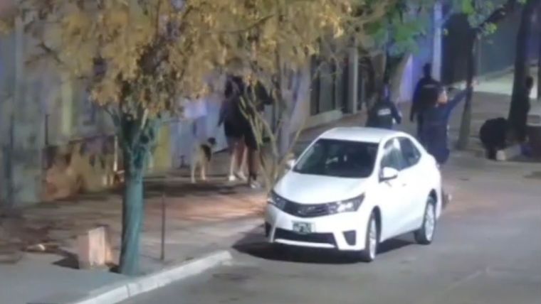 Capturaron a un delincuente abajo de la acequia.&nbsp;