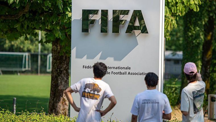 La propuesta del presidente de la FIFA había provocado reacciones negativas.