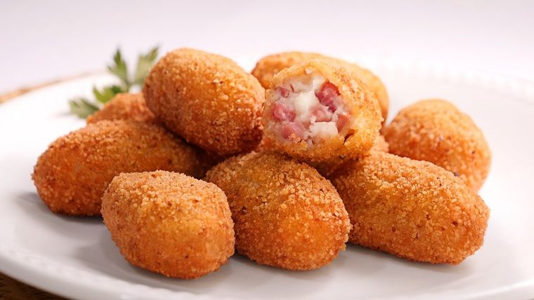Admira esas croquetas irresistibles ¡se nos hace agua la boca!