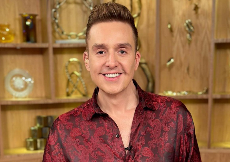 Daniel Bisogno es un famoso presentador de televisión mexicano.