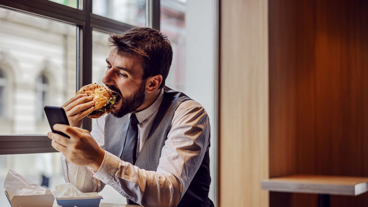 Diez consejos de nutrición simples que generan grandes cambios, según la <b>inteligencia artificial</b> thumbnail