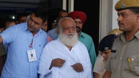 Asaram Bapu: el popular y controvertido gurú condenado a cadena perpetua por violar a una adolescente en India