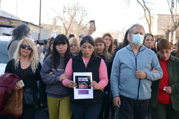 La familia de Agostina Trigo, víctima de femicidio en el departamento de San Martín Foto: TELAM